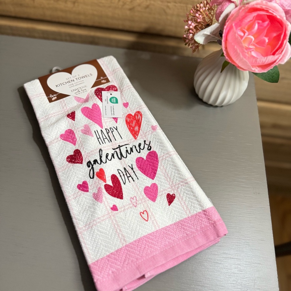 🌸💝💕Valentine hand towel set of 2